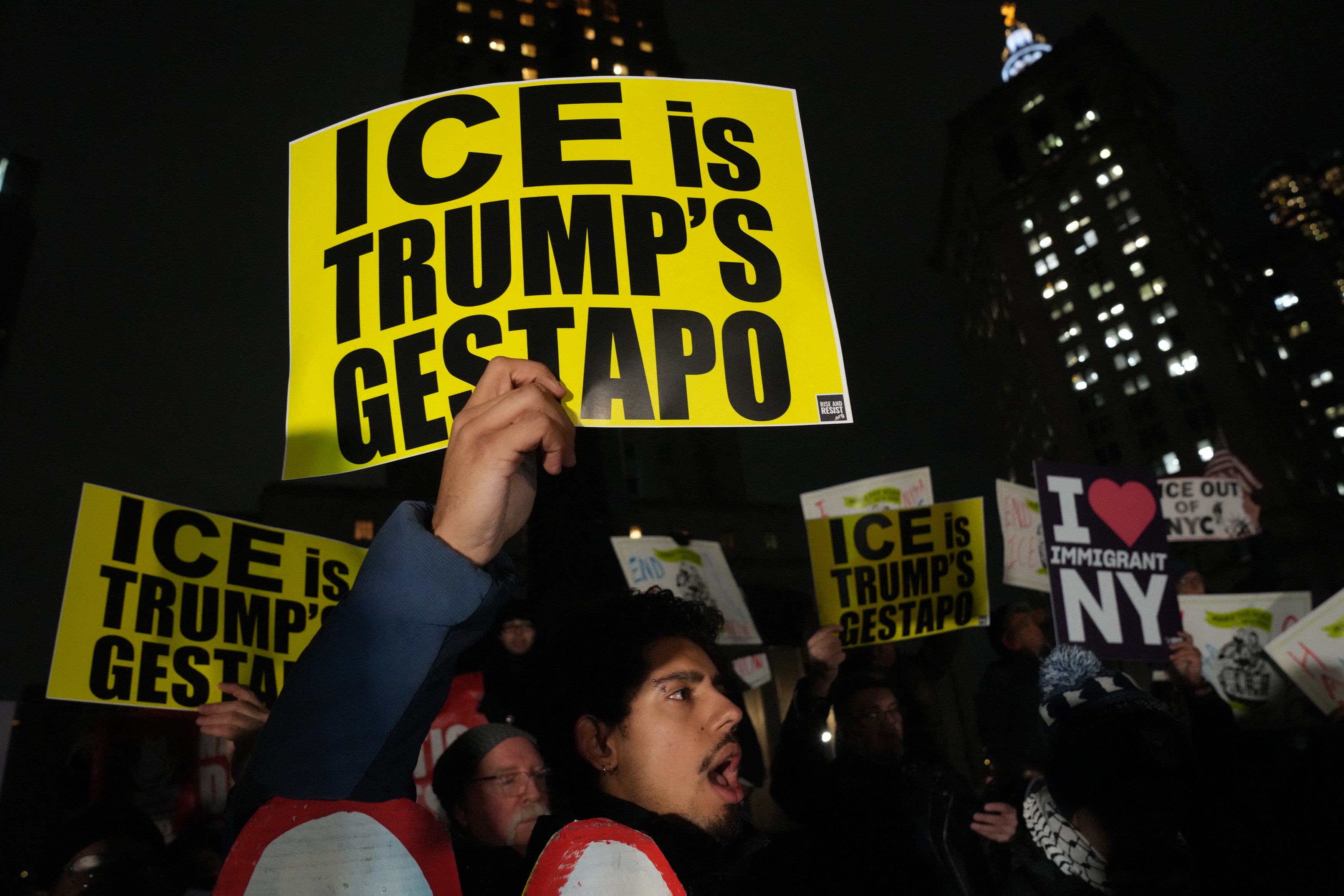 Kristi Noem to address reporters amid anti-ICE protests: Live updates<br><br>