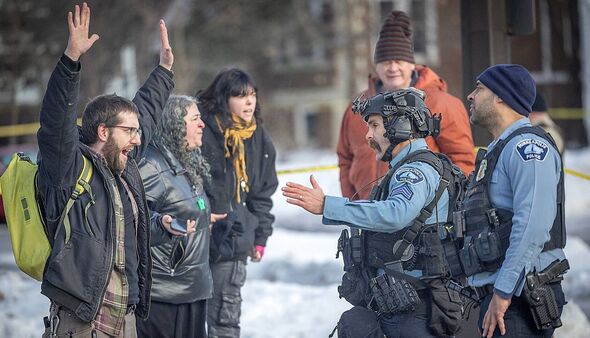 Trump dubbed 'a disgrace' after comments on ICE agent in Minneapolis ...