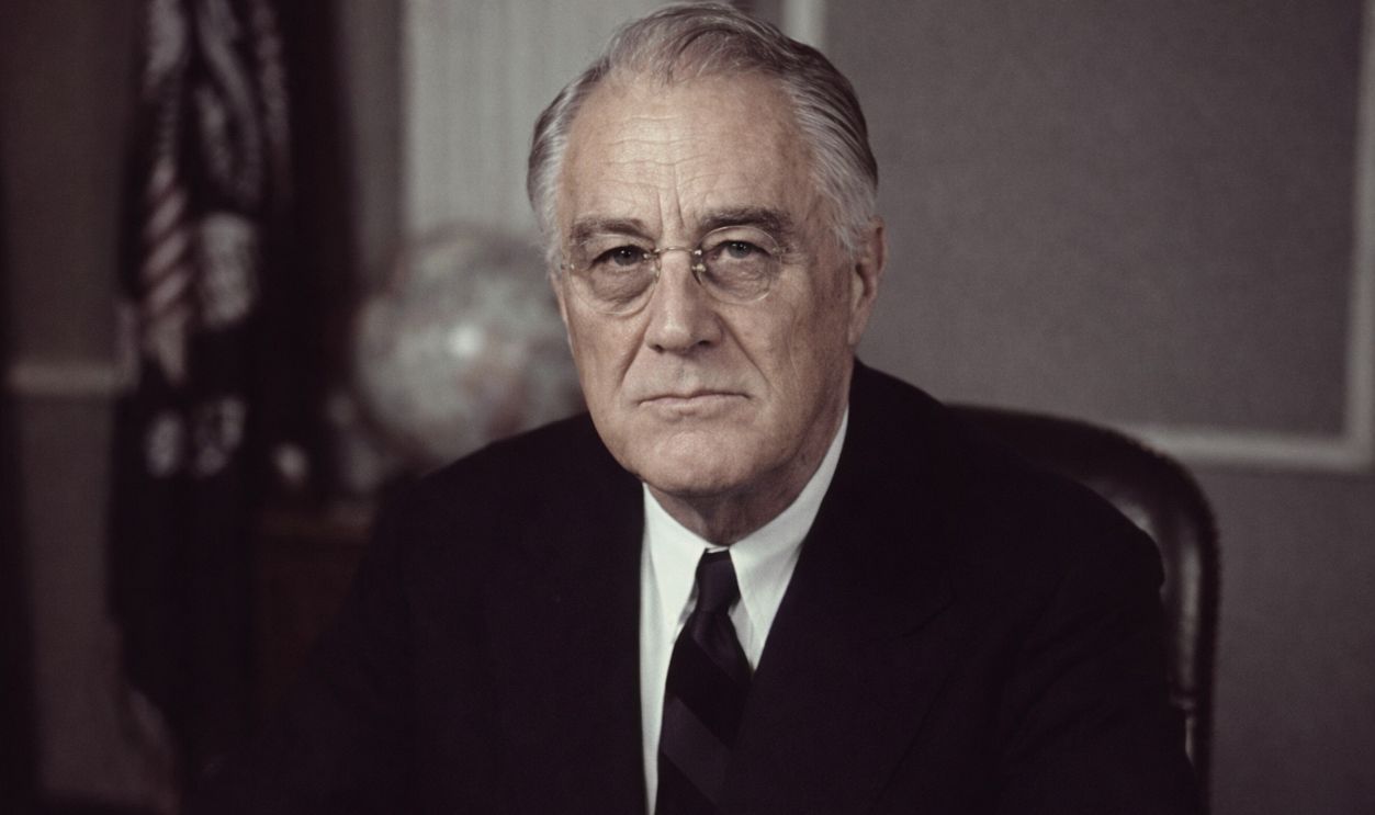 look-closely-there-s-hidden-symbols-all-over-american-currency