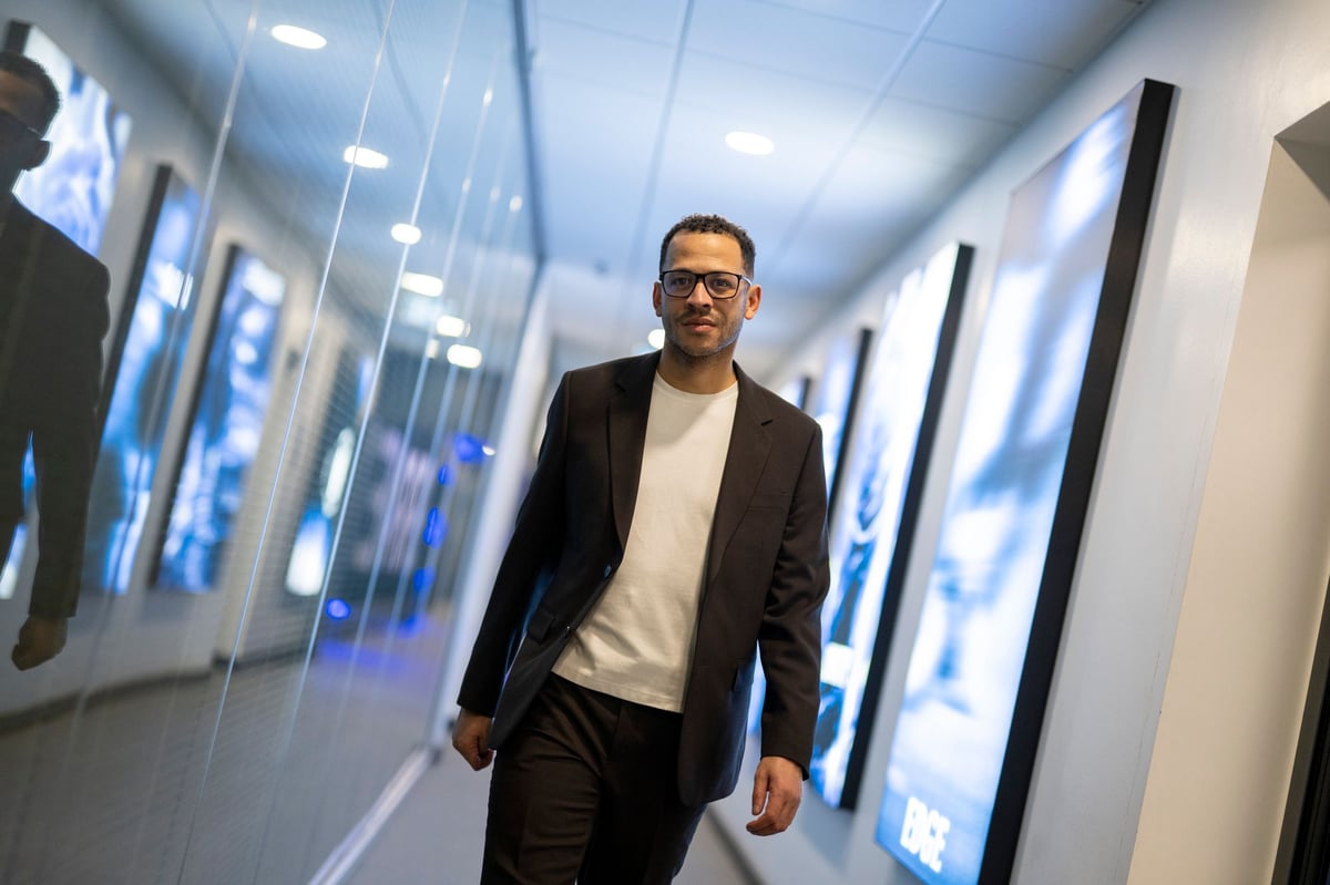 Rosenior gets started at Chelsea - with one immediate problem to fix