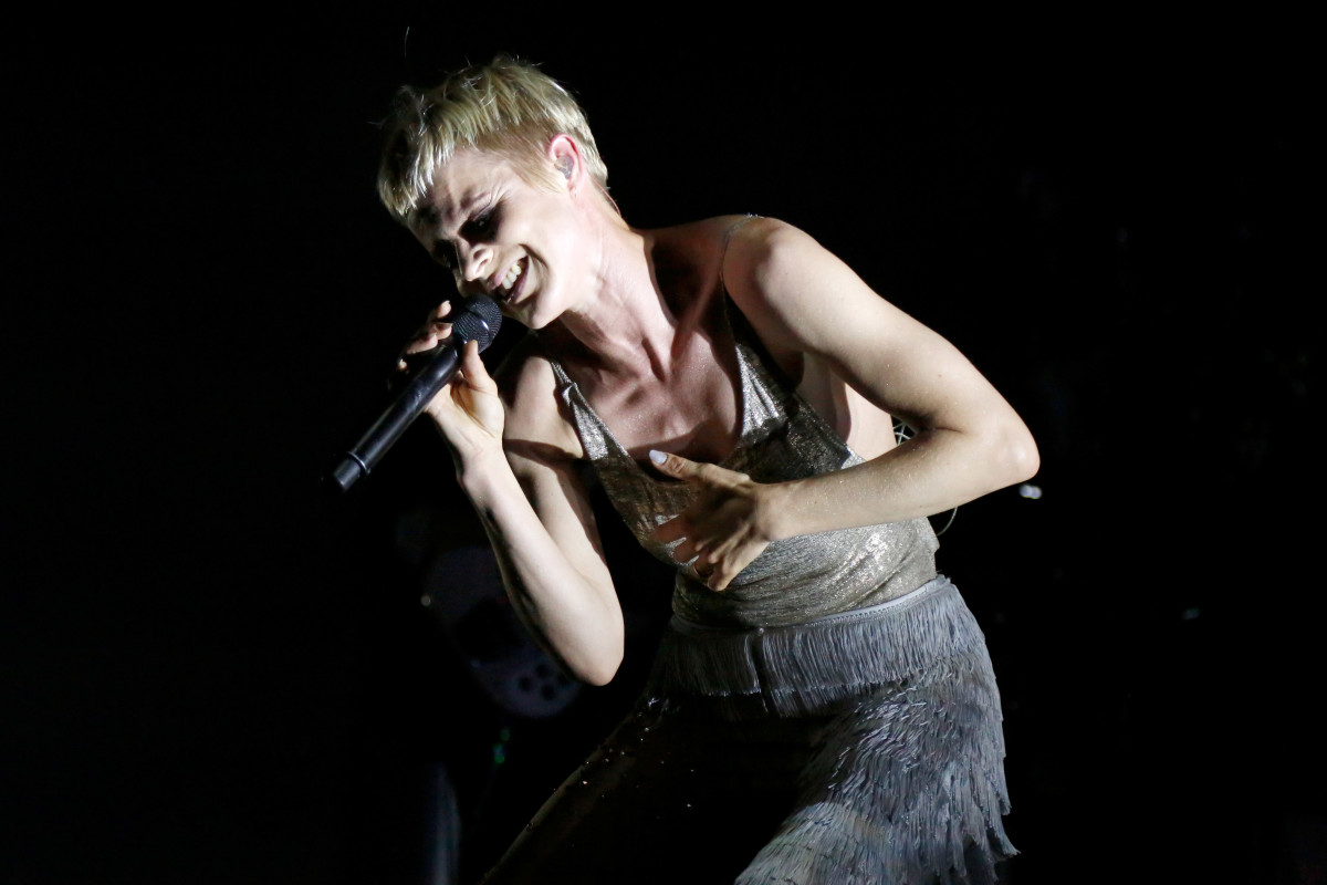 2010 pop icon’s performance at Stephen Colbert show causes a stir