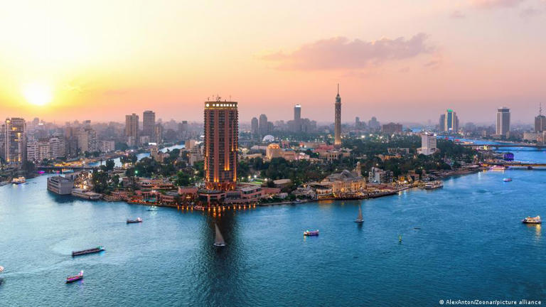 اعتبر المجلس القومي المصري للأمومة والطفولة أن فكرة البرنامج وسياقه تمثل خروجًا عن المعايير الأخلاقية لمحتوى الأطفال