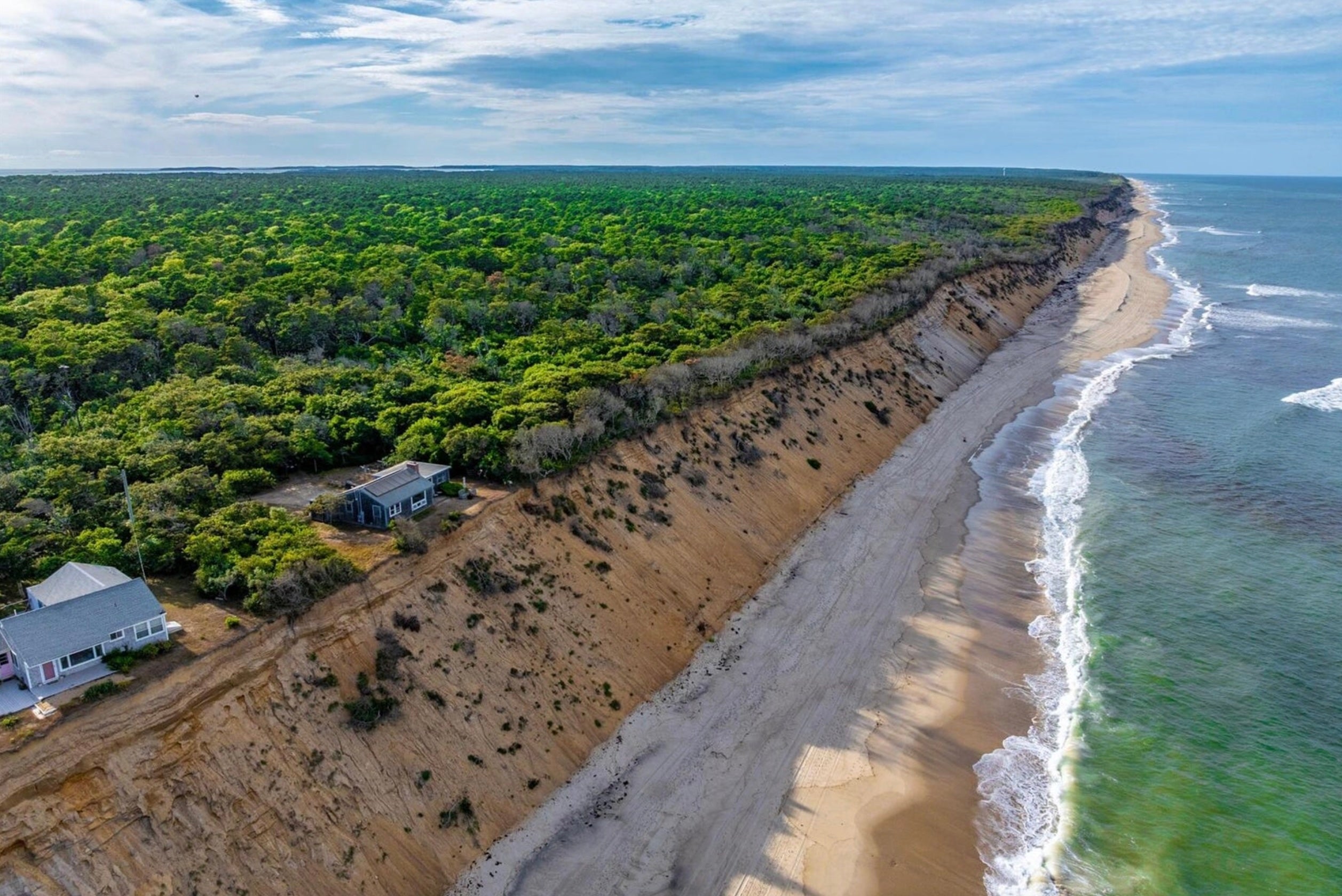 Precarious living at a cliff’s edge goes for $100K in Cape Cod