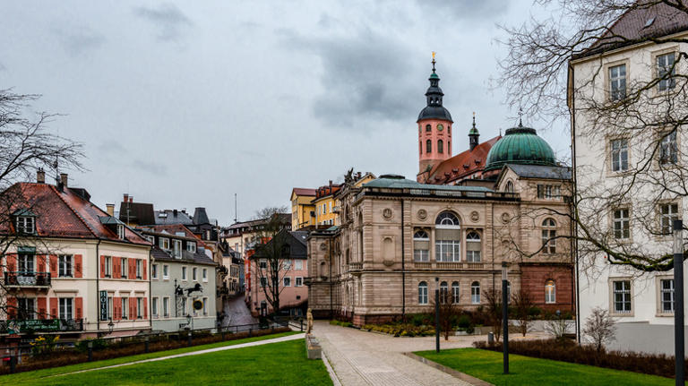 Europe's top 5 hot springs to stay warm during your winter getaway