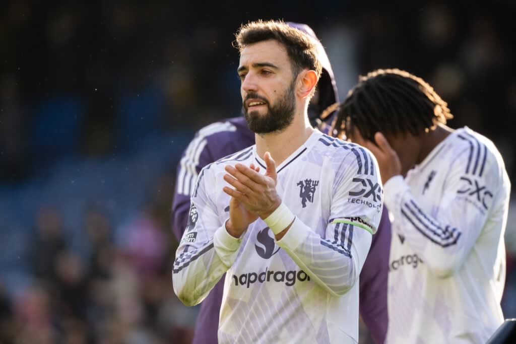 Bruno Fernandes muestra respeto por su excompañero del Manchester United durante el empate con el Burnley