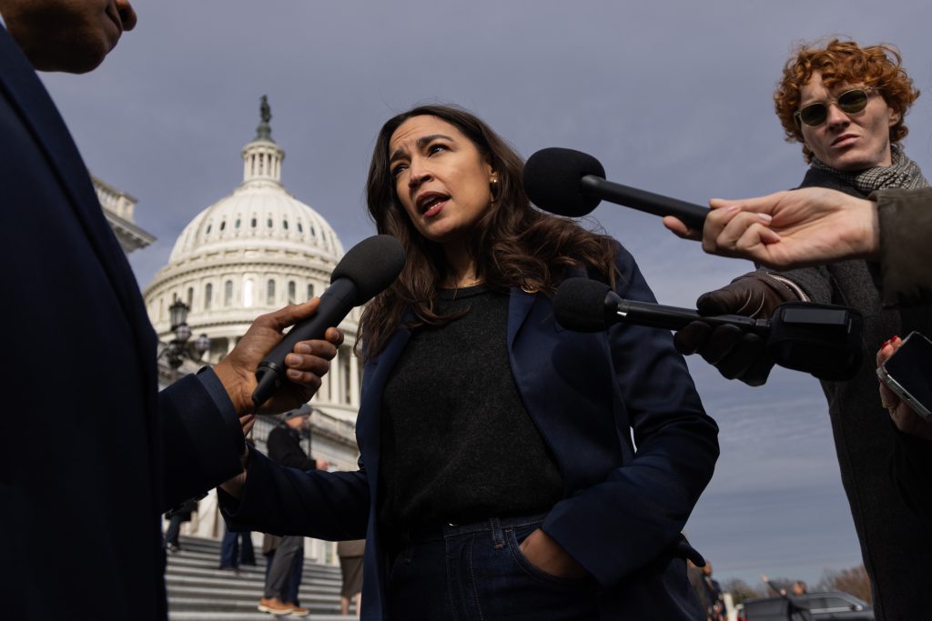 AOC, Khanna lead progressives breaking with Democrats on calls to ...