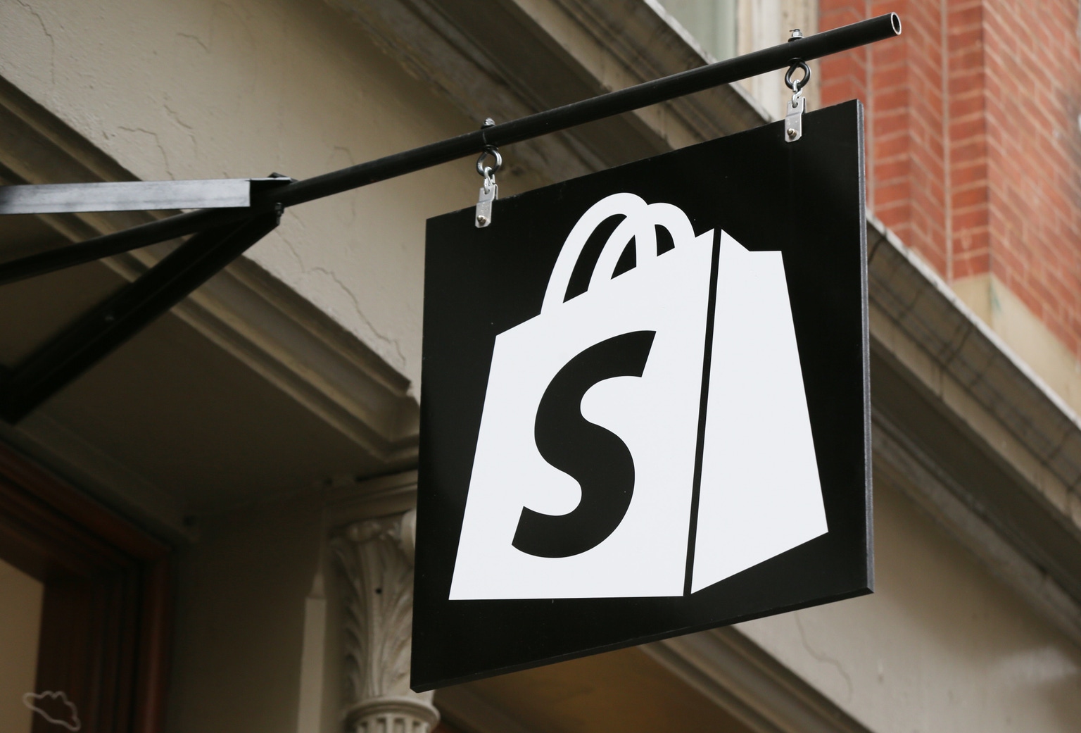 Shopify merchants can now sell within ChapGPT