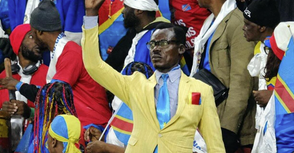 pace-fatta-il-regalo-dell-algeria-al-tifoso-congolese-lumumba-dopo-gli