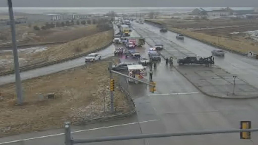 Colorado state trooper rushed to hospital after traffic stop turns violent, investigators say<br><br>