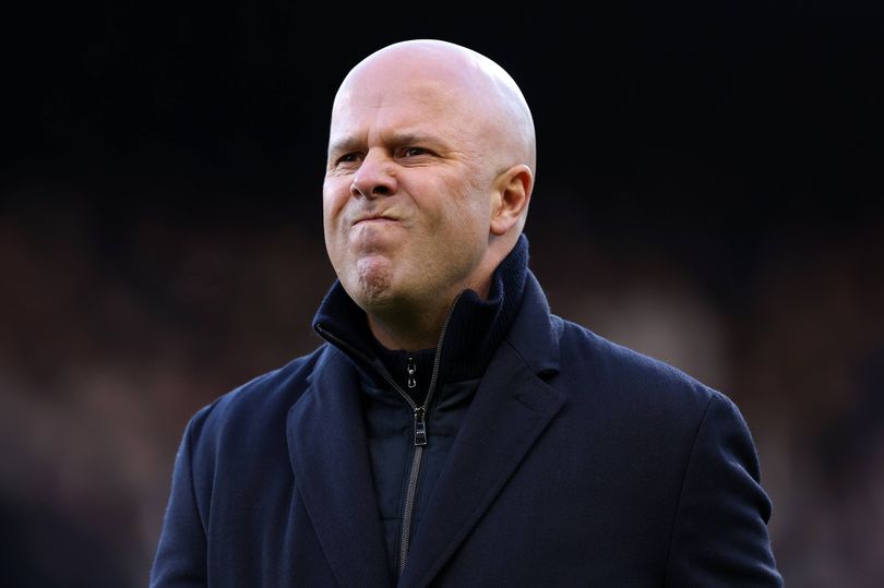 Arne Slot will try to stop Arsenal from winning