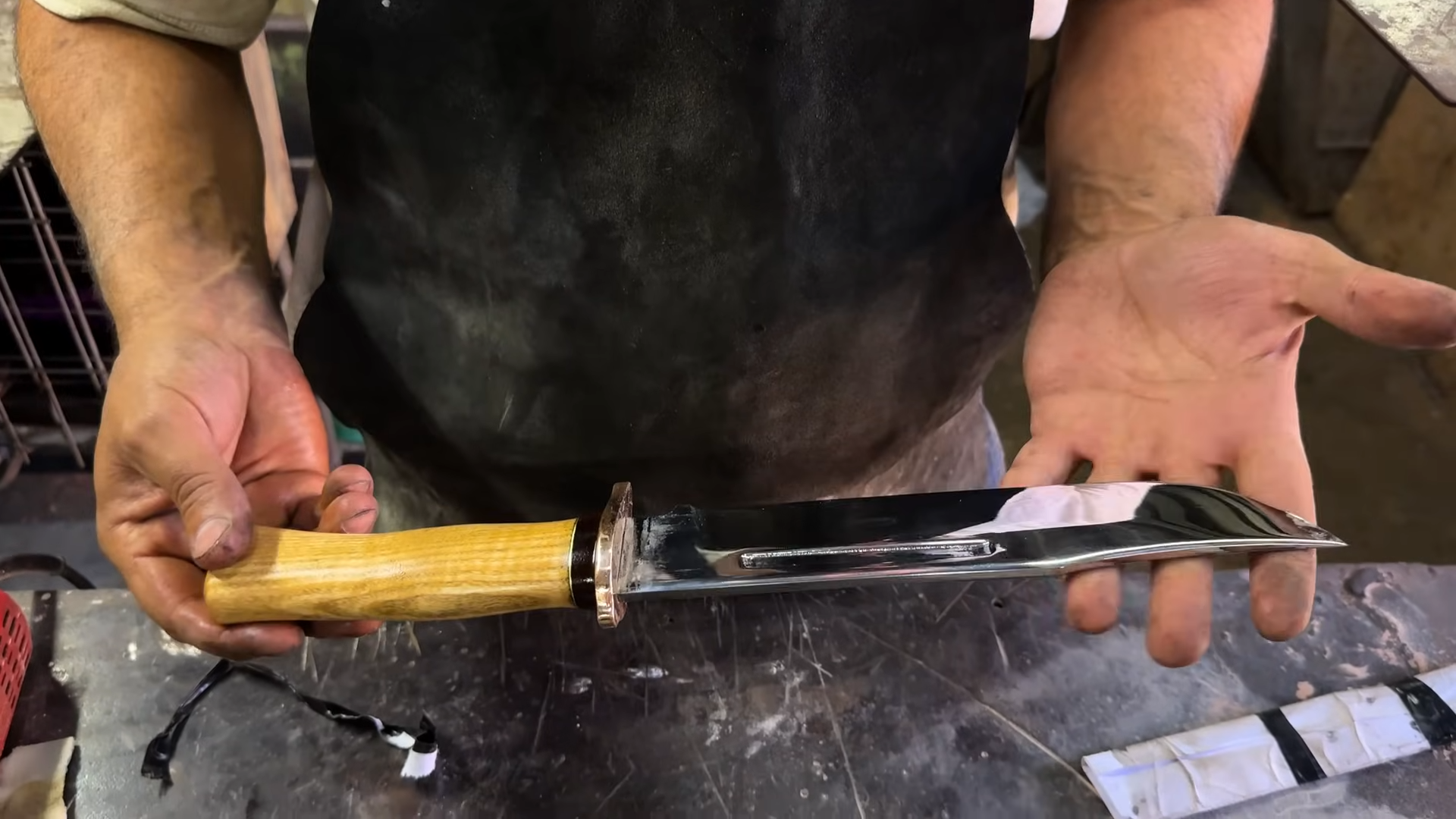 Turning a bearing into a razor-sharp knife