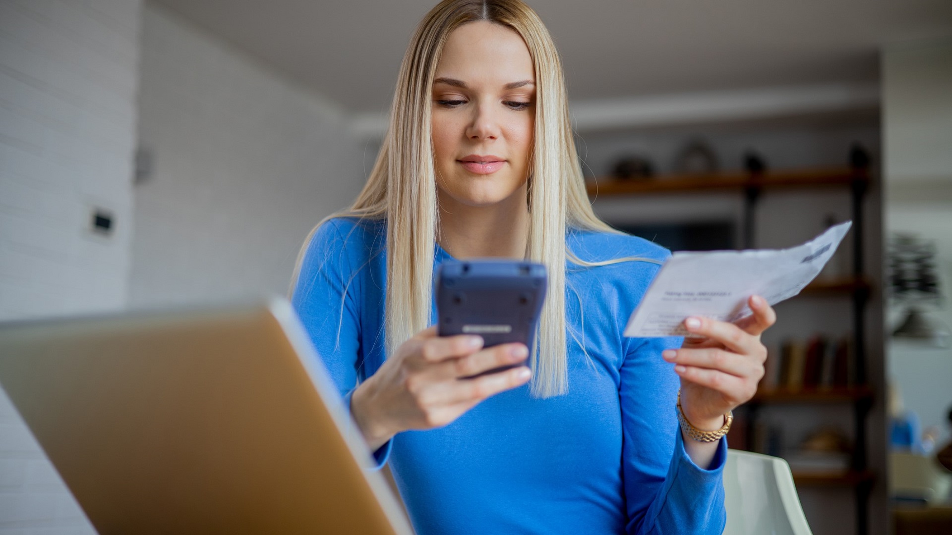 Living paycheck to paycheck? Here are 5 steps to finally get 30 days ahead