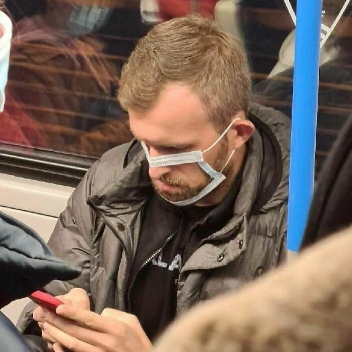 “Absurd Reality”: 33 Funny Photos That Are Better Without Context
