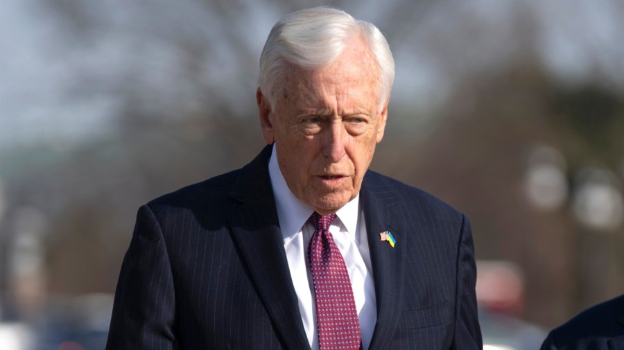 Hoyer warns of a nation headed toward 