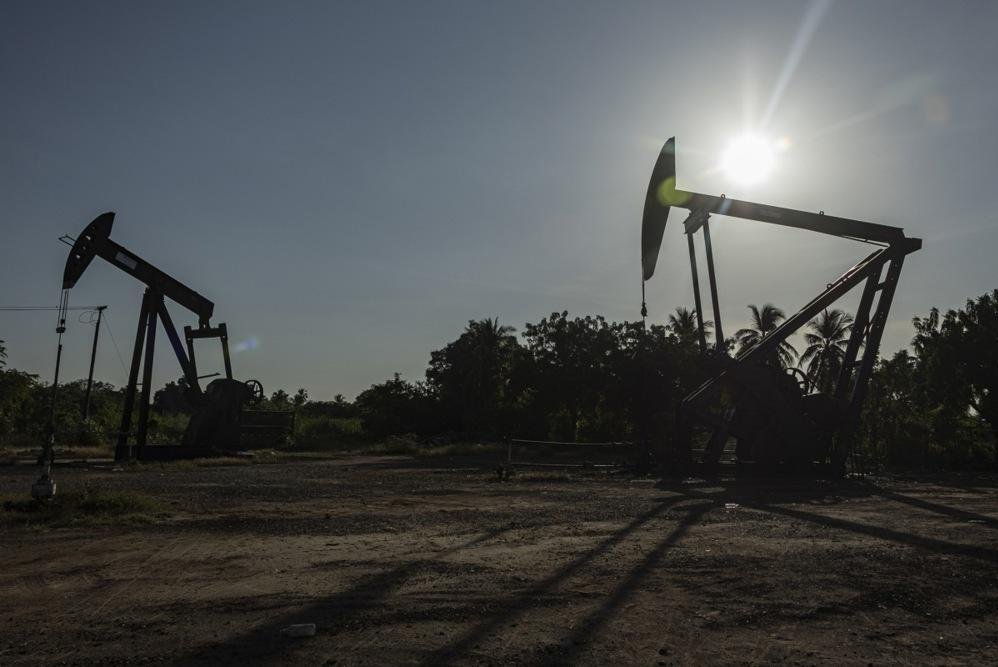 Venezuela oil industry reactivation faces high uncertainty
