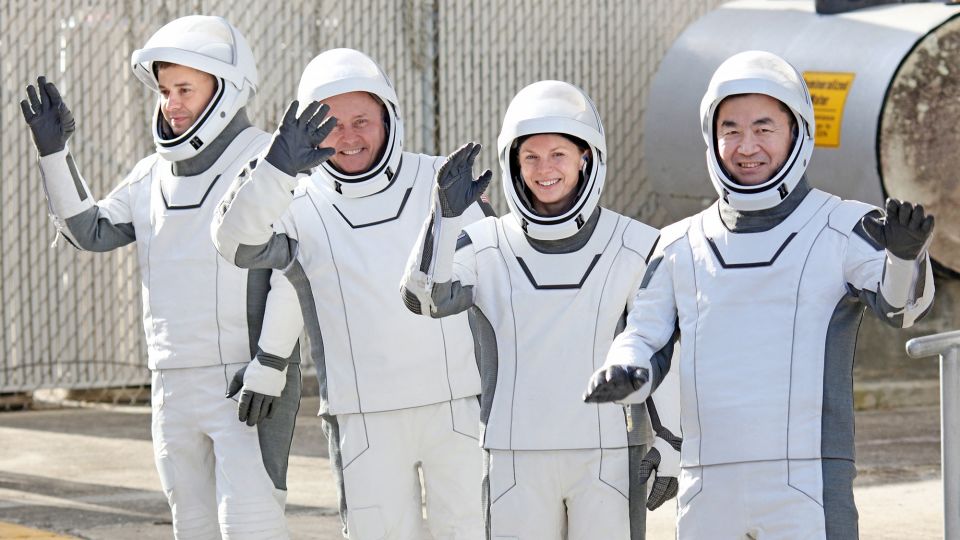 NASA crew to make rare early return after medical issue in space