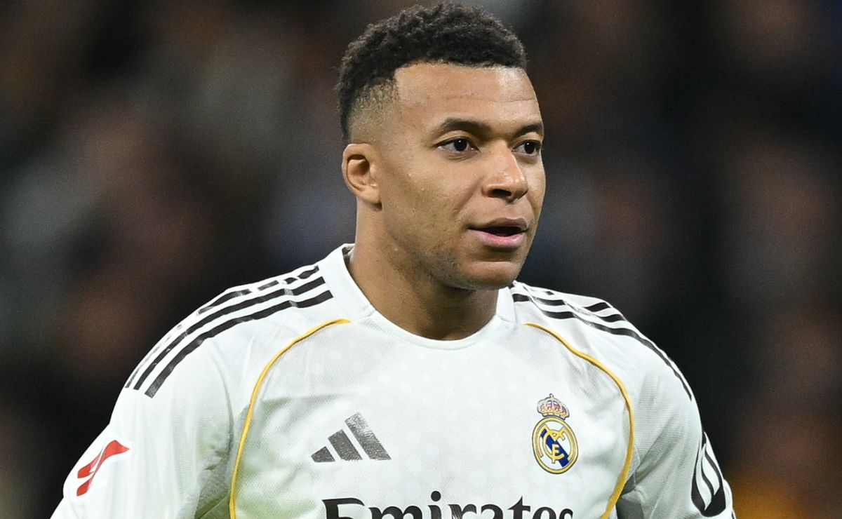 Is Kylian Mbappe playing today? Confirmed lineups for Benfica vs. Real ...