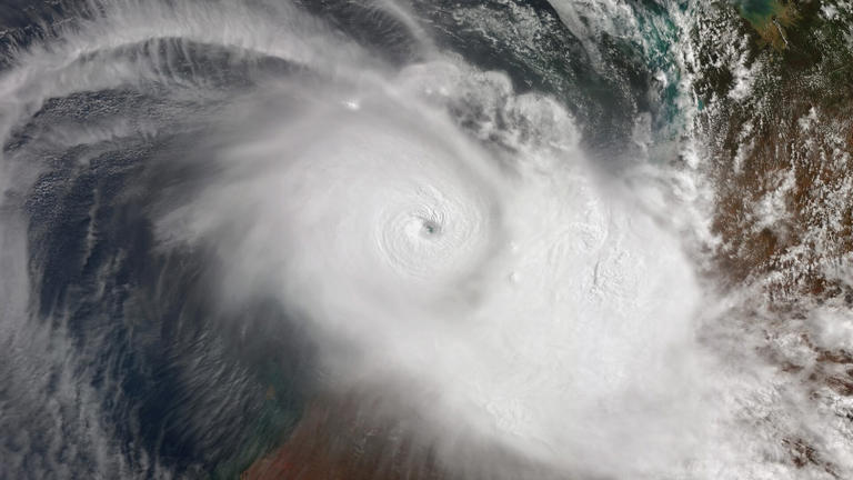 North Queensland prepares for cyclone