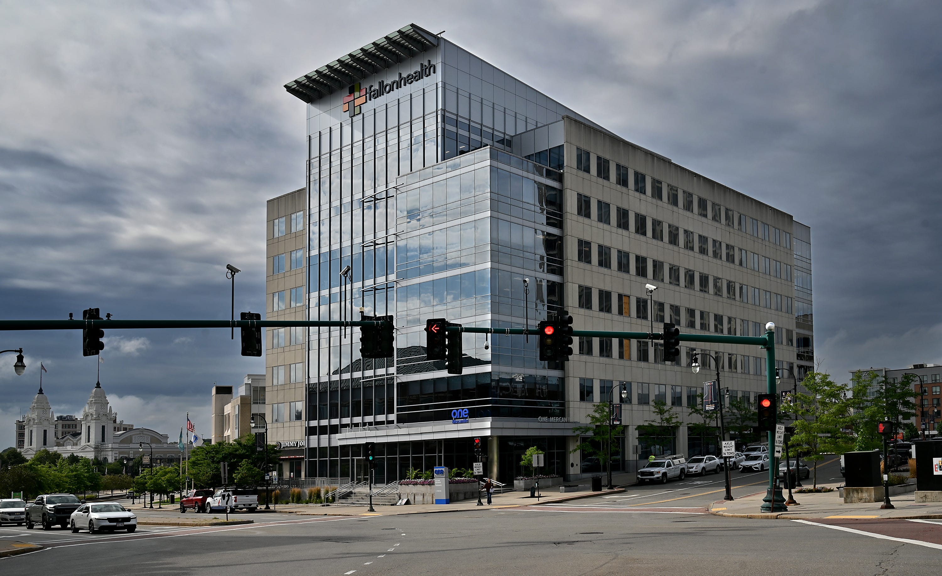 Mass. insurer plans to acquire Worcester-based Fallon Health