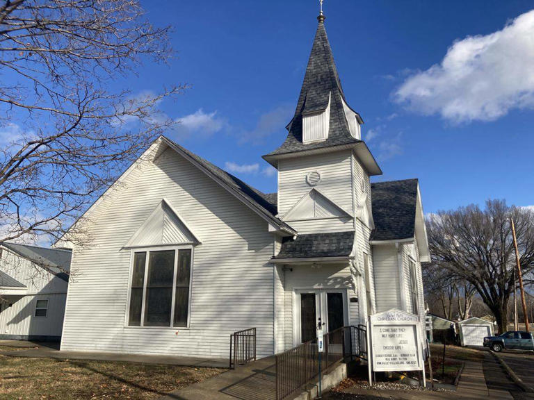 In small Kansas town, ICE killing of Renee Good hits home. 'They're ...