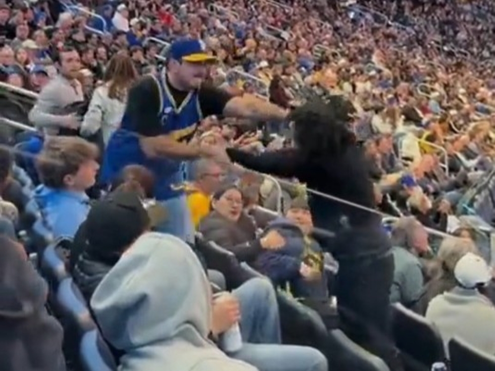 Viral video shows wild fan fight during Warriors-Bucks game