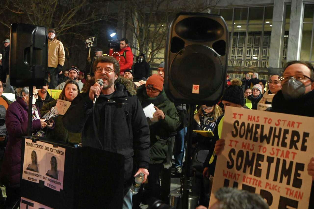 Hartford protesters treated for pepper spray at vigil for Minnesota mom killed by ICE: Live updates<br>
