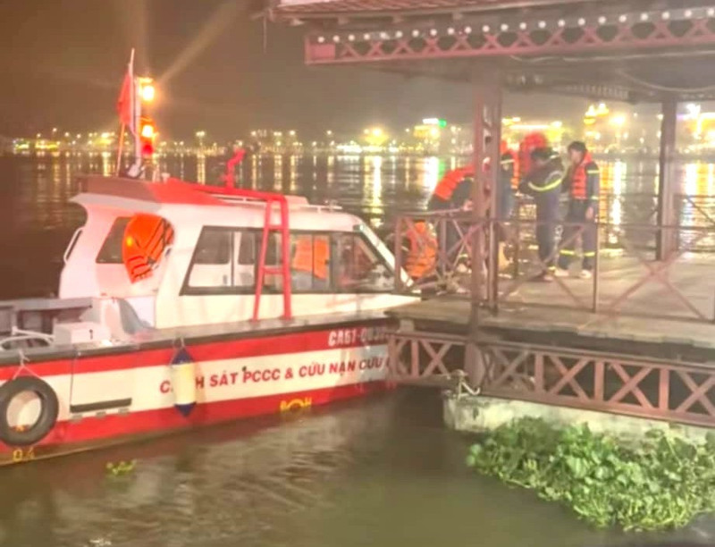 Trắng đêm tìm kiếm người đàn ông 'xuống sông tắm nhưng không thấy lên'