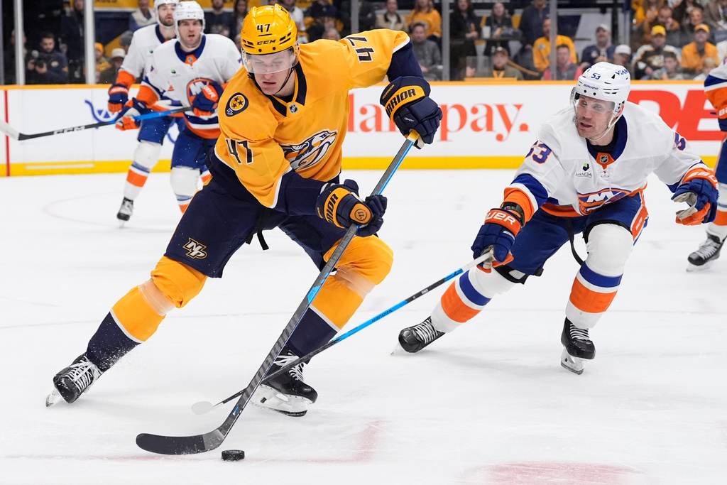 Saros shines in Predators' 2-1 shootout victory over Islanders