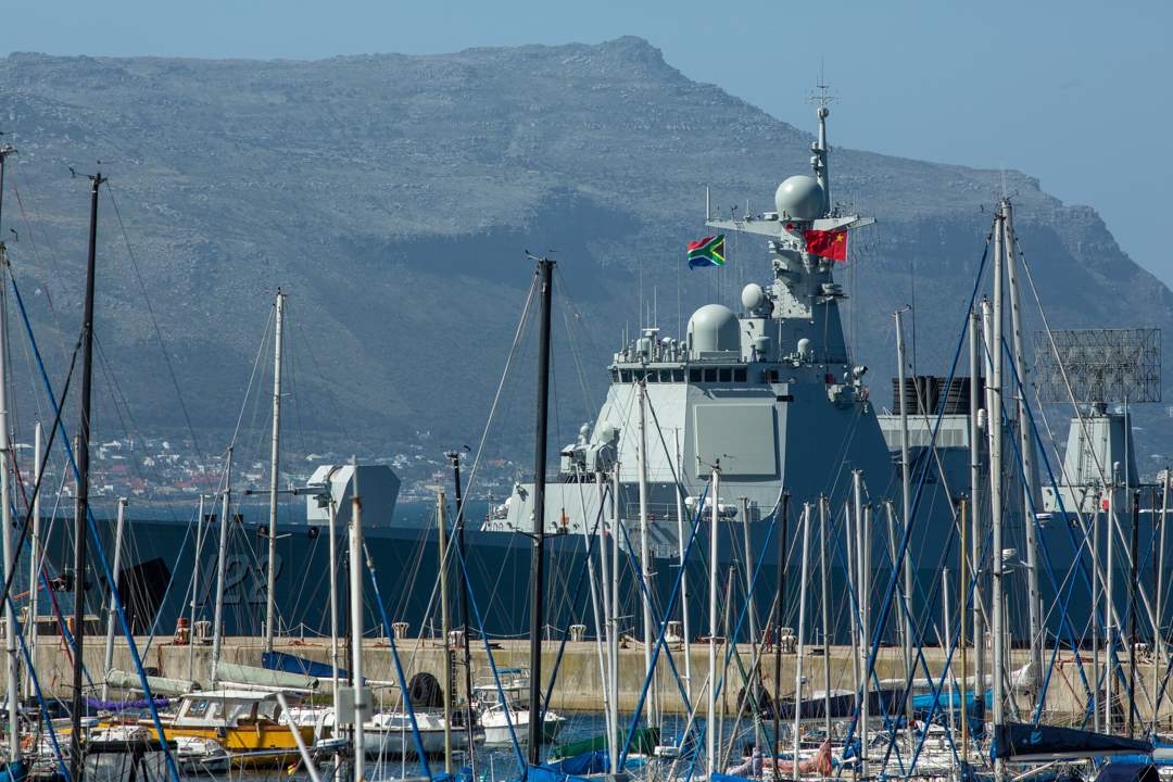 Trung Quốc và Iran điều tàu chiến đến Nam Phi, chuẩn bị tham gia tập trận chung BRICS