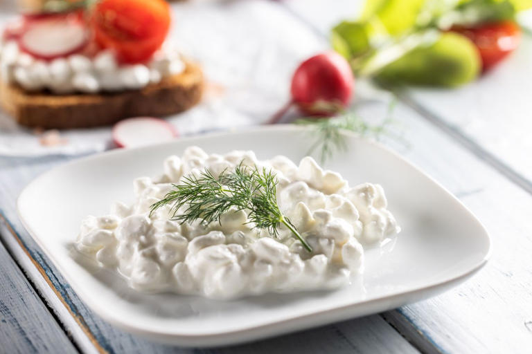 Low-fat cottage cheese may be one of the most filling low-calorie foods. Credit: SimpleImages / Getty Images