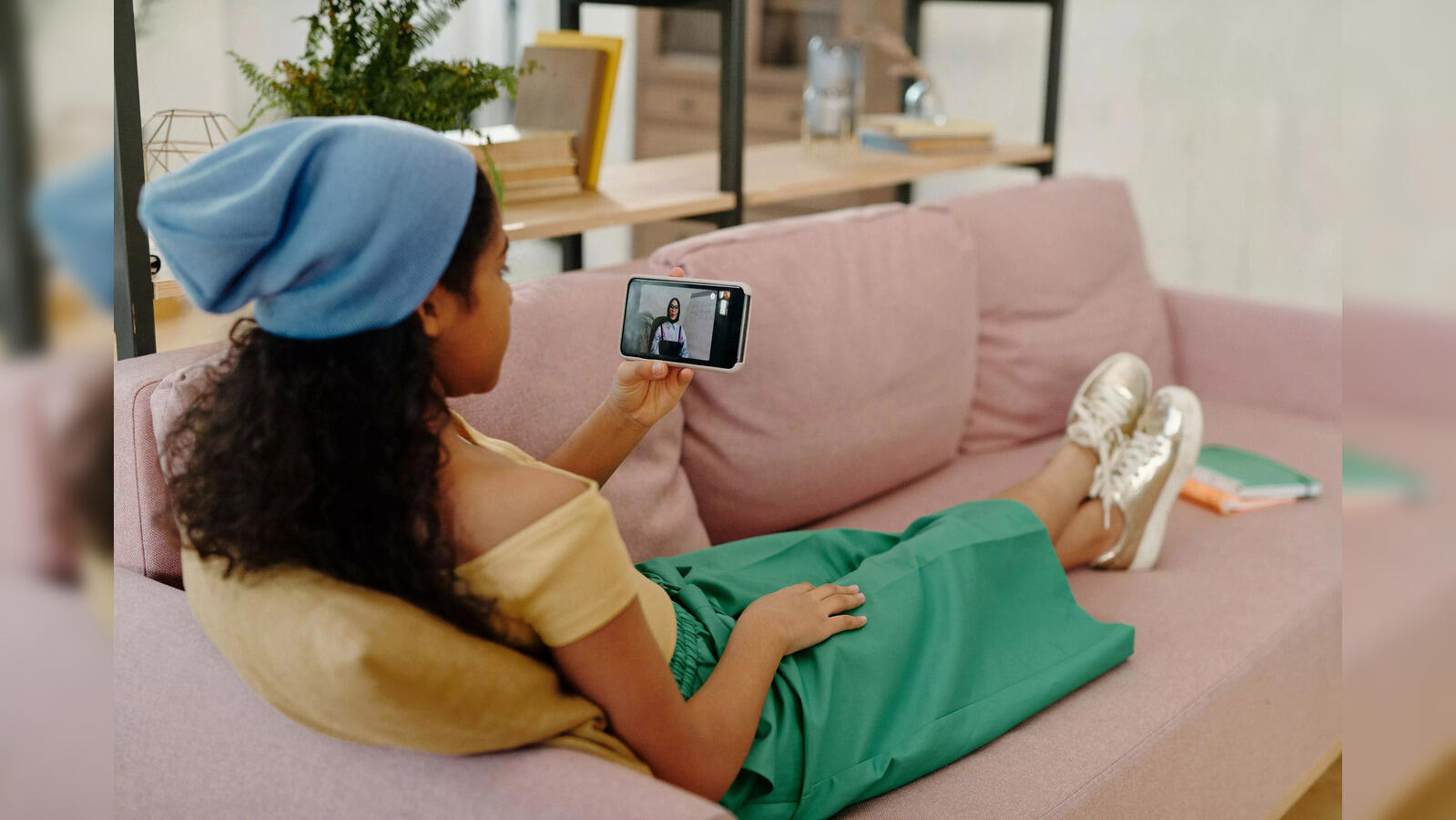 1 यूट्यूब वीडियो से 9 करोड़ की कमाई, इस चैनल ने जलती आग का वीडियो अपलोड  करके हासिल की उपलब्धि