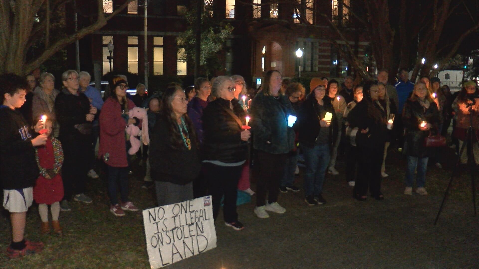 Crowd gathers in Wilmington for vigil after ICE agent kills woman in ...