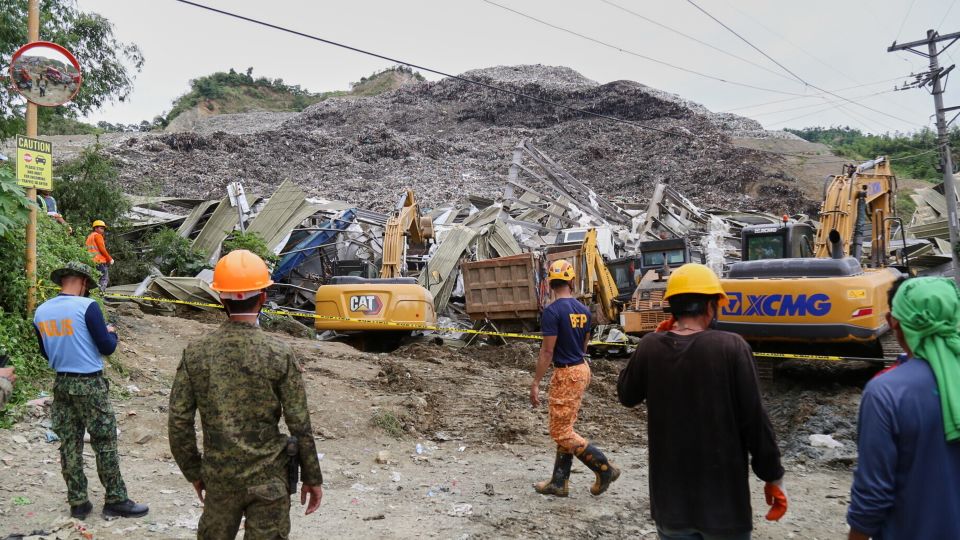 Landfill collapse kills 1 and leaves at least 27 missing, Philippine police say<br><br>