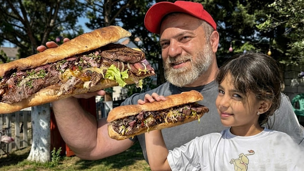 Juicy Ribeye Roast Sandwiches With Crispy Sour Bread Loafs