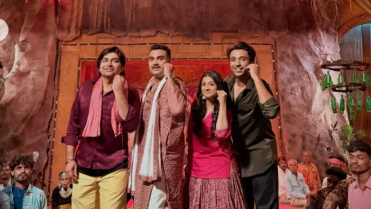 Jignesh Kaviraj Barot's new song 'Baby Bewafa' from 'Lagan Lagi Re' is ...