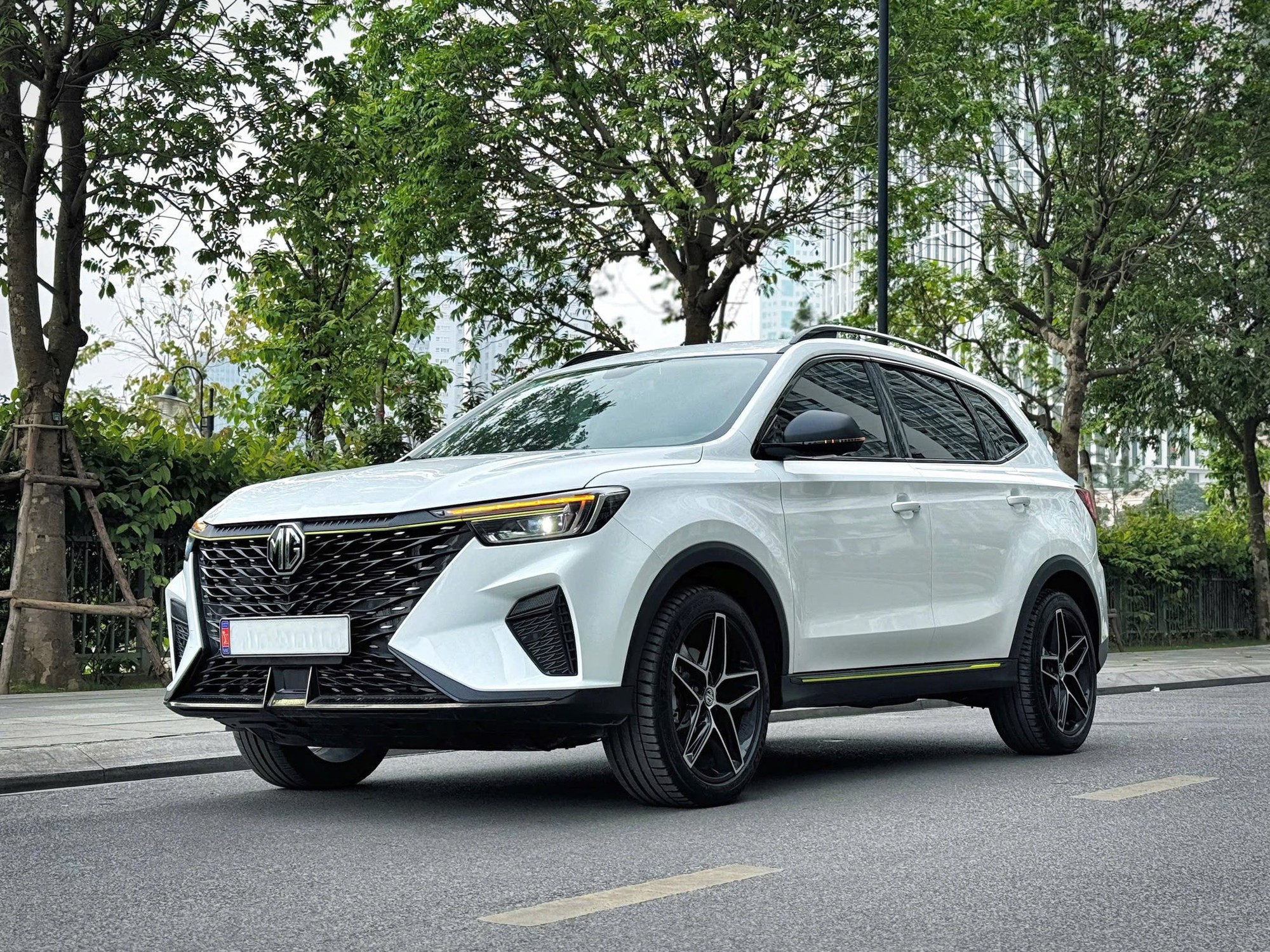 Tin tức giá xe: MG RX5 giảm tới 244 triệu, SUV hạng C giá nay chỉ ngang ...