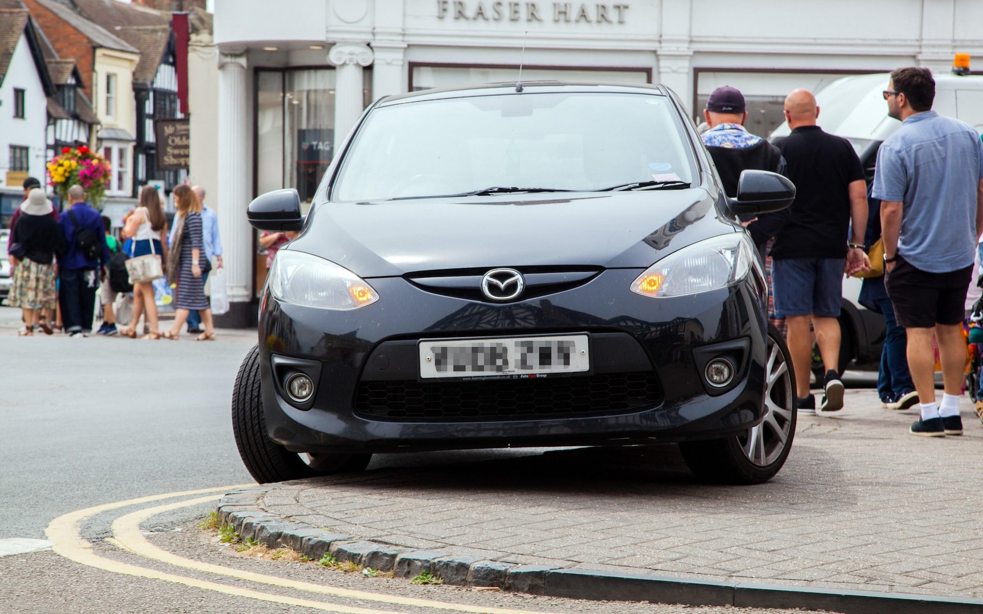 Drivers face fresh penalties as Labour bans pavement parking