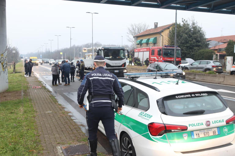 Incidente all’incrocio tra via Novara e via Caldera: in coma una donna ...