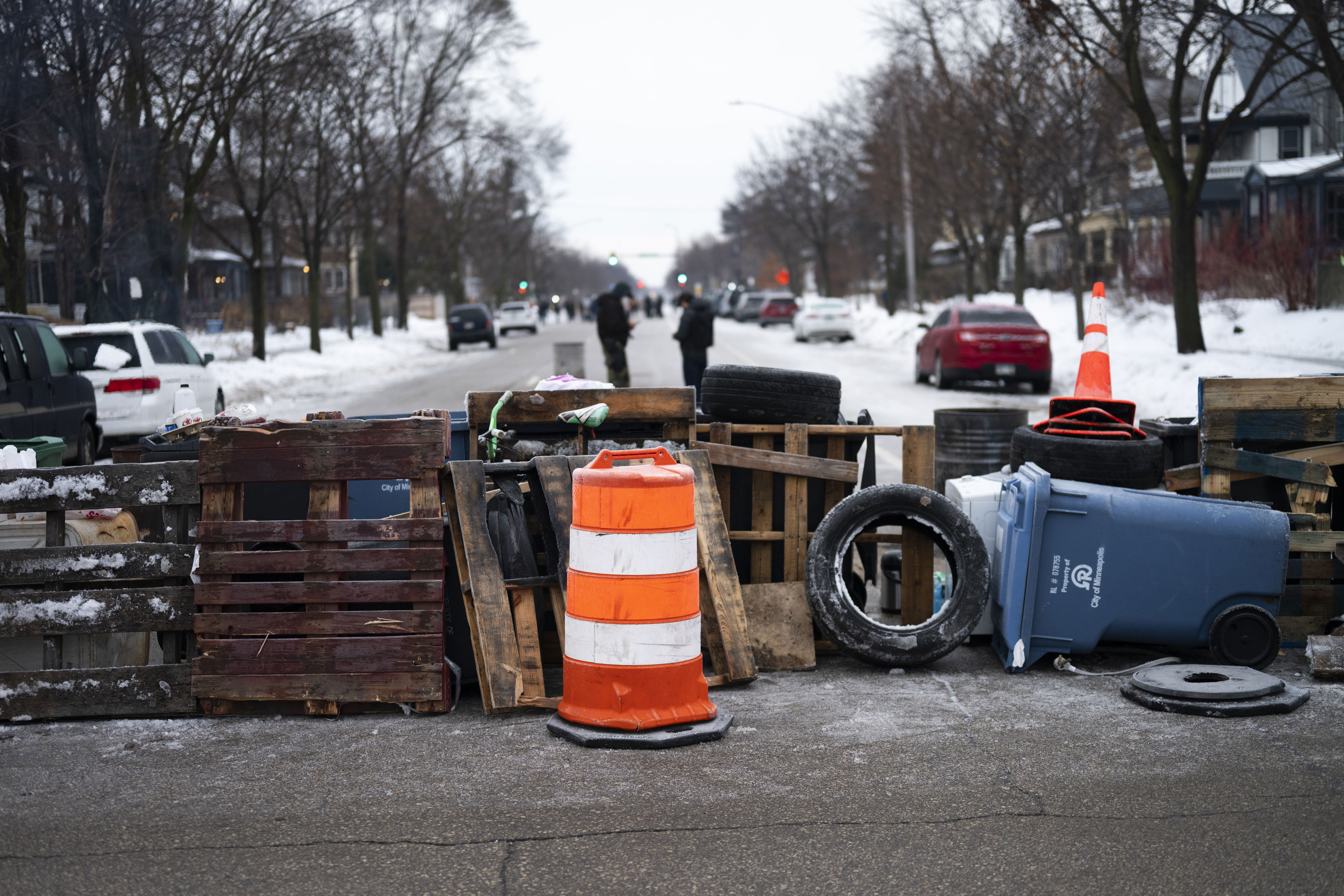 Protest barriers on street where Renee Nicole Good was killed removed<br><br>