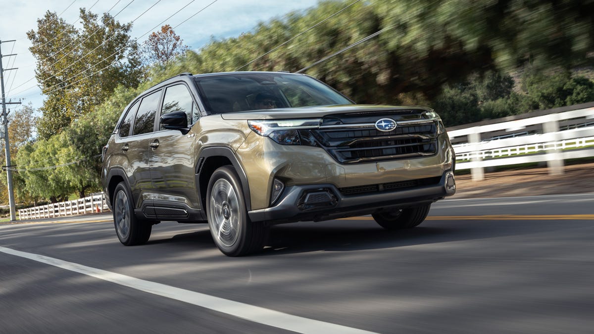 2026 Volkswagen Tiguan vs. 2026 Subaru Forester: Hybrid Comparison