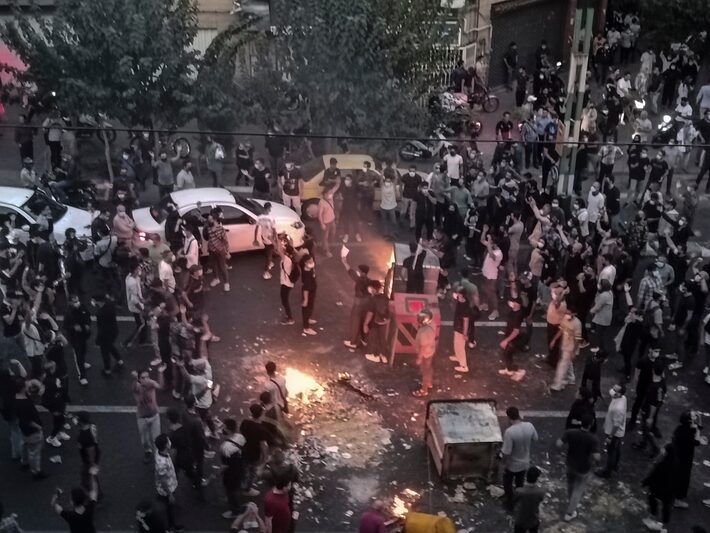 Irã acusa 'mercenários dos EUA e de Israel' de protestos contra o governo e diz que 'não cederá'
