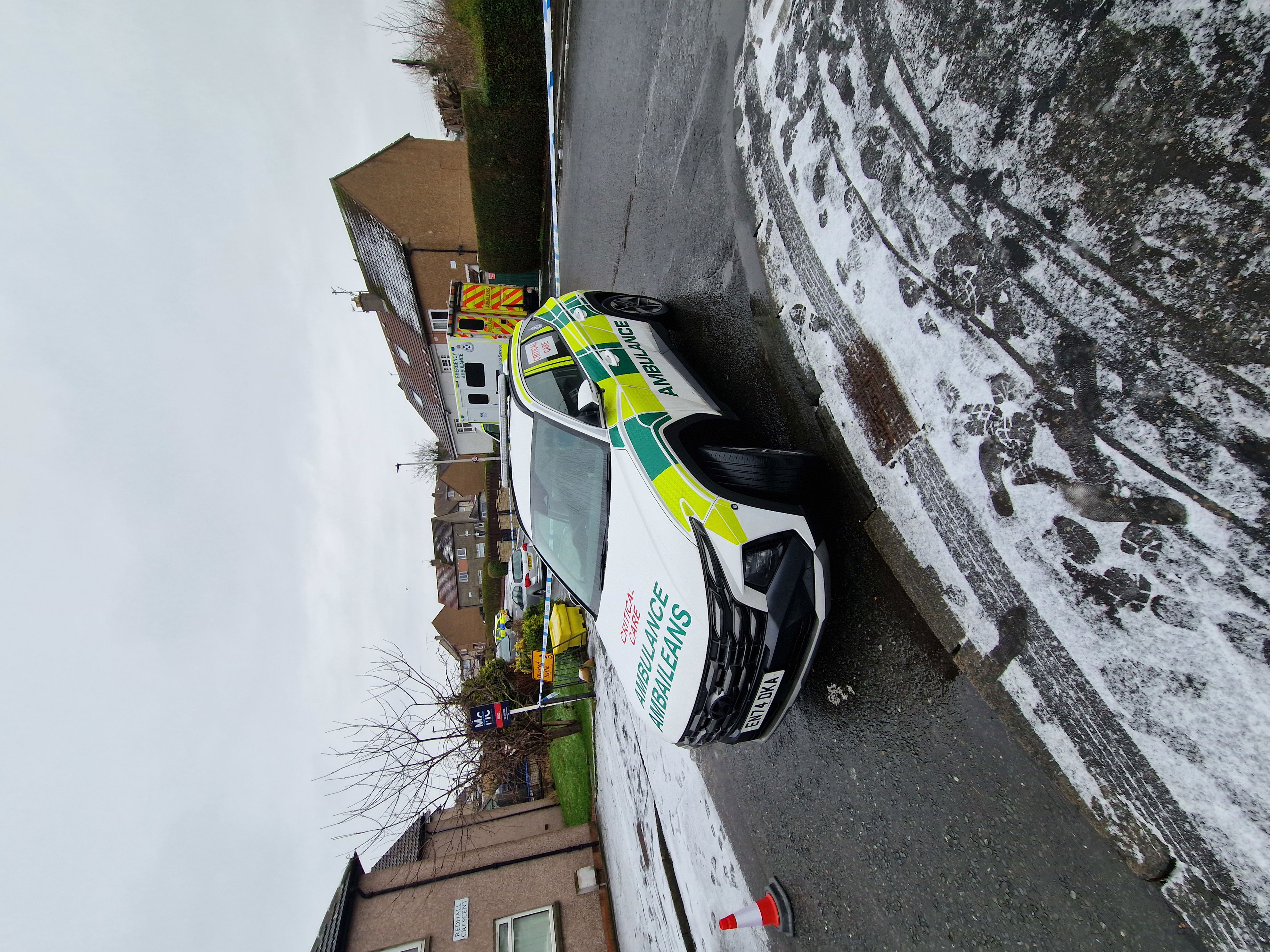 Police close Edinburgh road as emergency services swarm Longstone ...