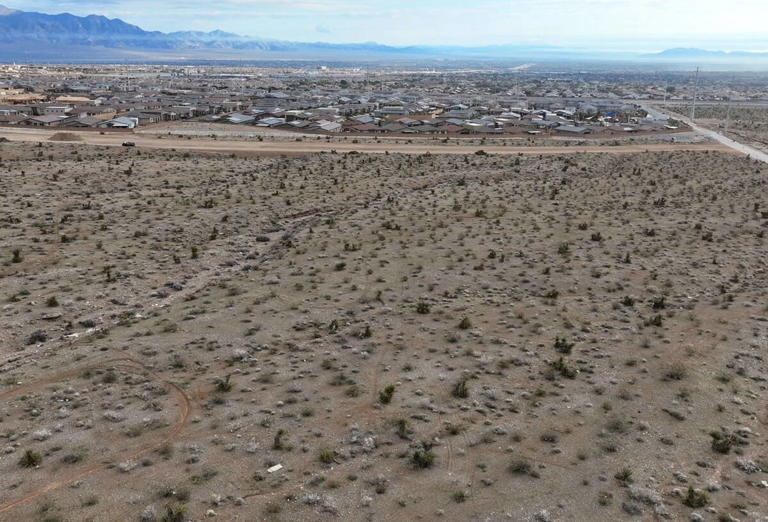 New community in Las Vegas, planned for 3,500 homes, bags first land(01)