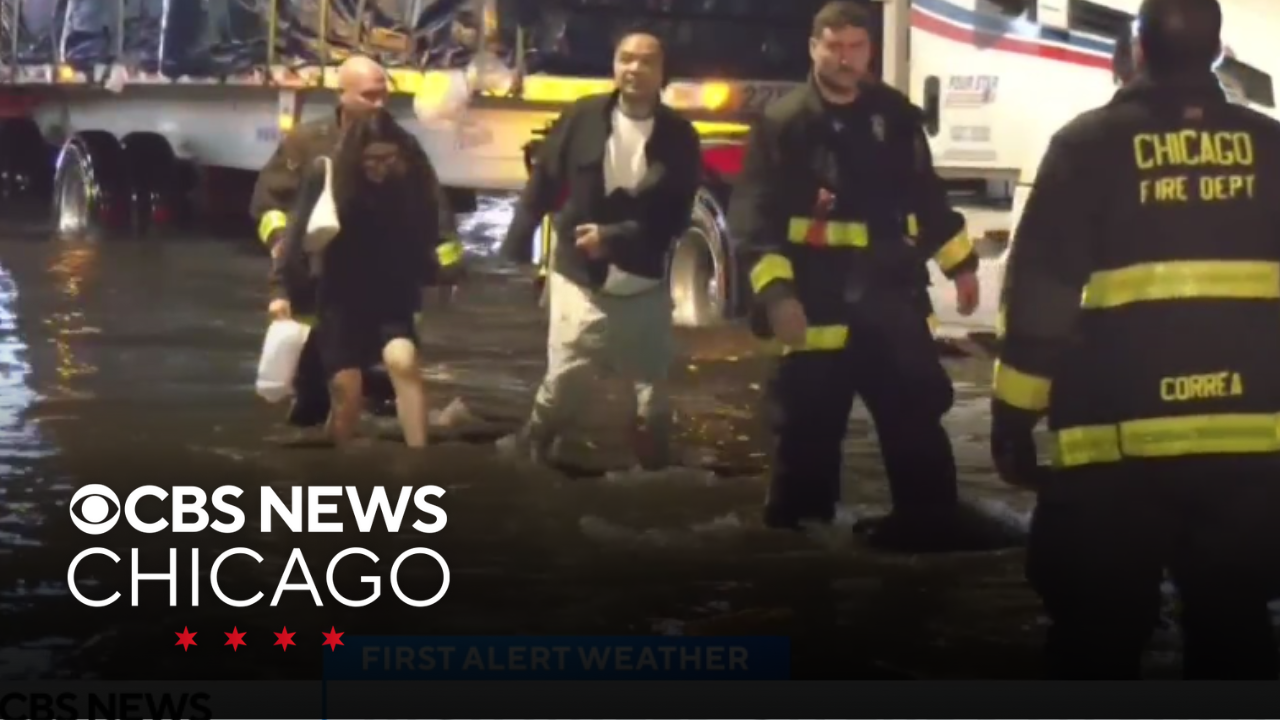 Flooding leaves drivers stranded after heavy rainfall in Chicago