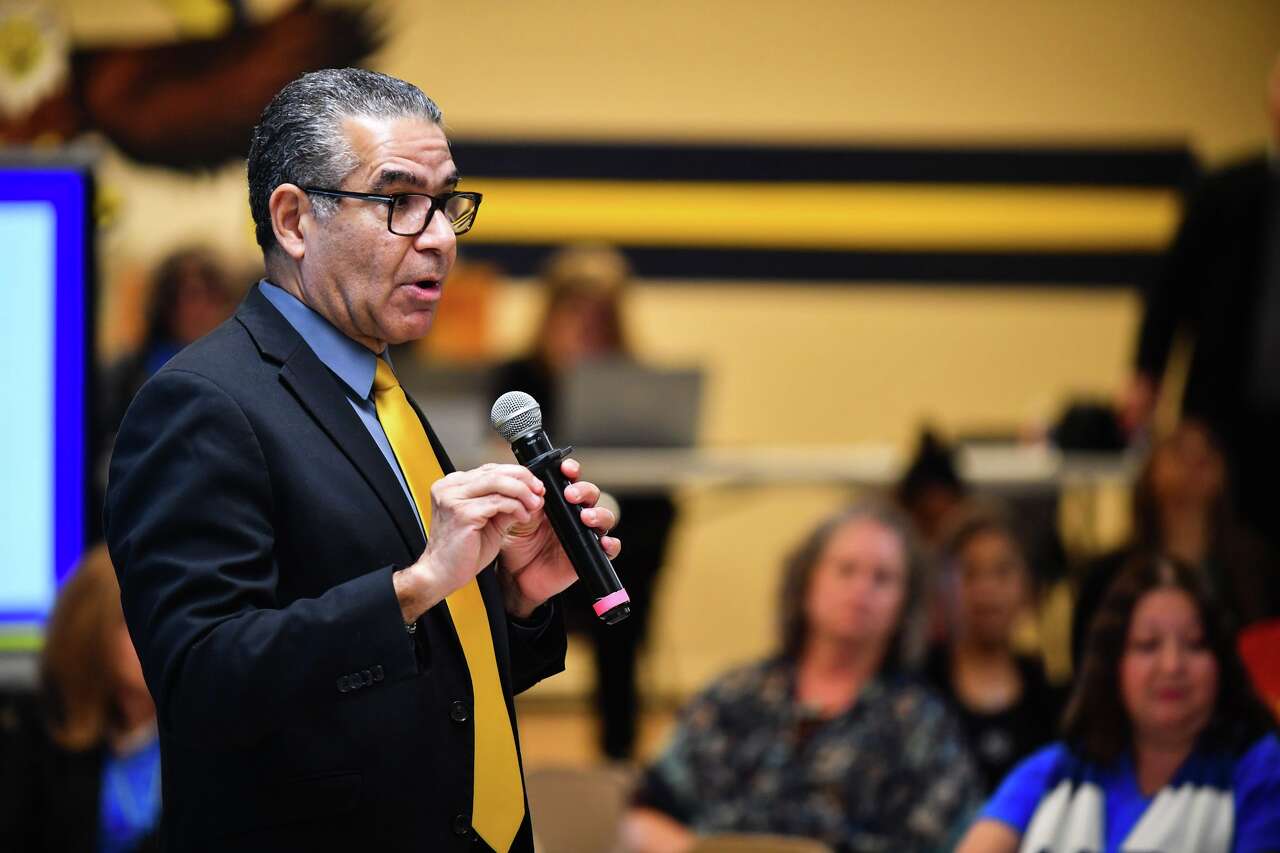 SAISD projects deeper cuts, layoffs in 