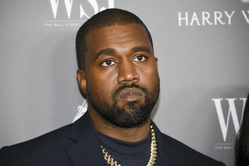 Kanye West demanda a un ex empleado por el gravamen de su mansión en Malibú