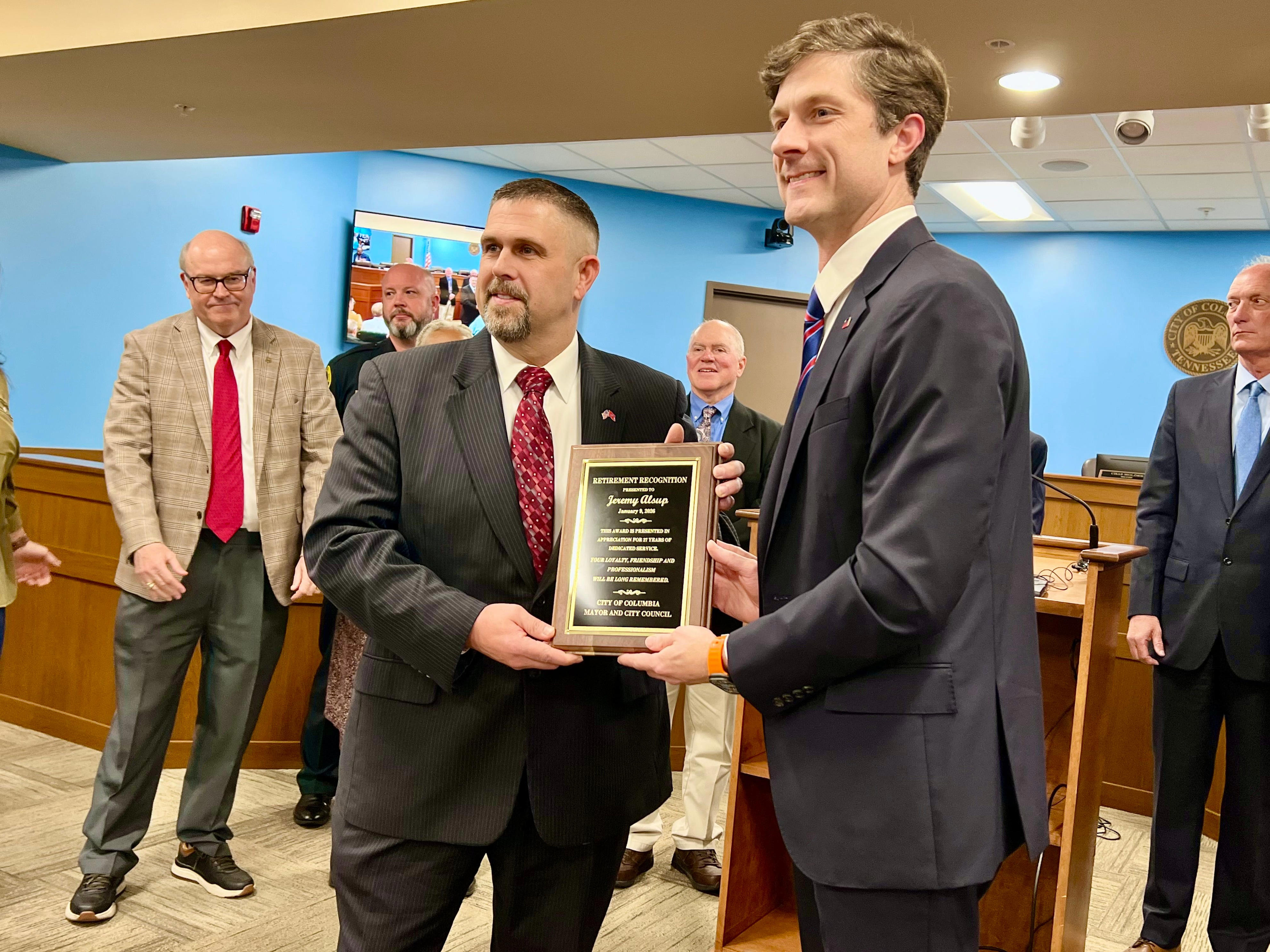 Columbia mayor, council honor outgoing Police Chief Alsup for 27 years ...