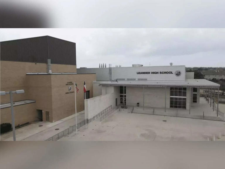 Leander High School lockdown after reported bomb threat in Texas