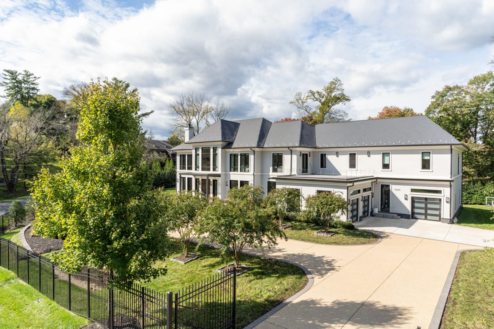 Nicklas Backstroms mansion sells for $11 million