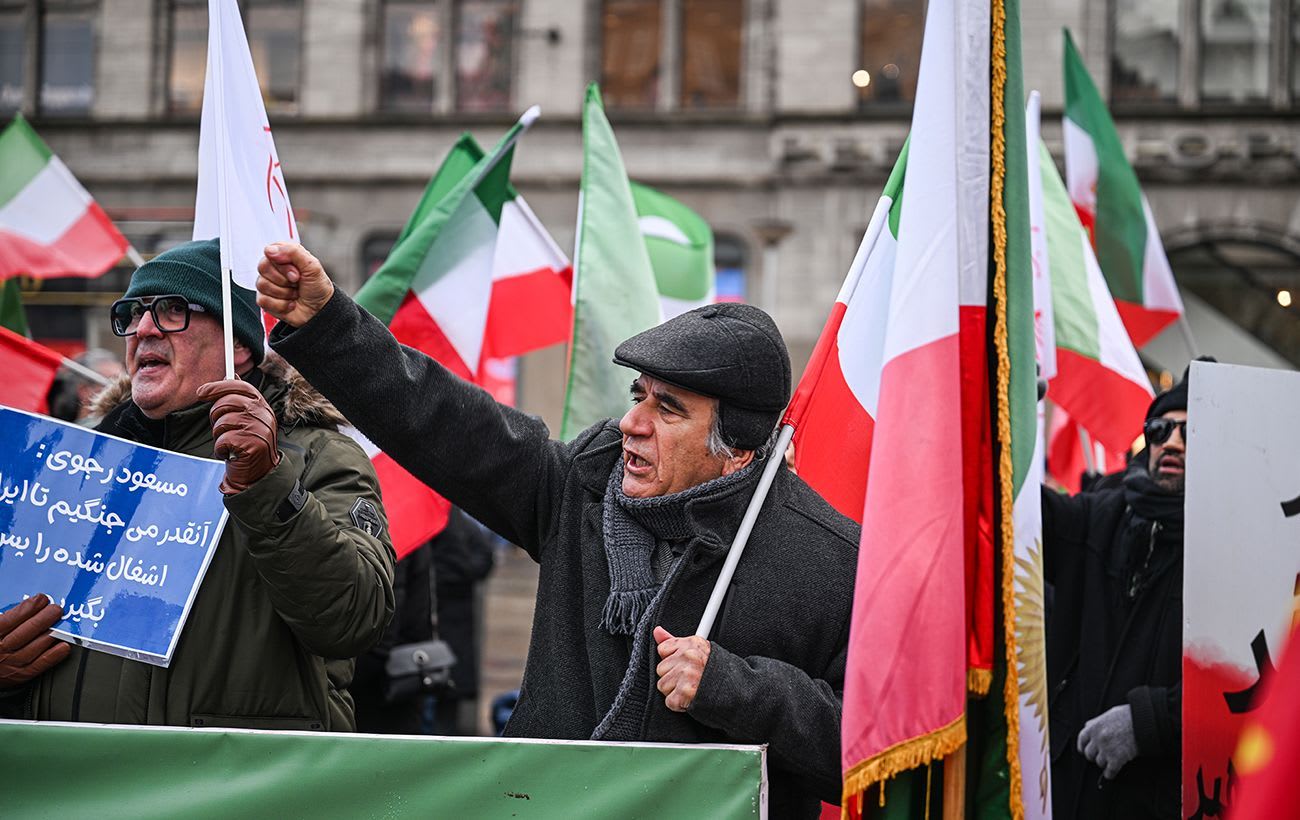 Mass protests sweep Iran: Will regime fall, what it means for Russia ...